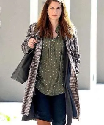 Anna Chlumsky Inventing Anna Checkered Coat