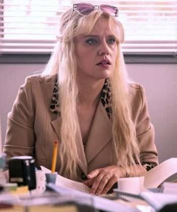 Kate McKinnon Joe vs. Carole Leopard Blazer