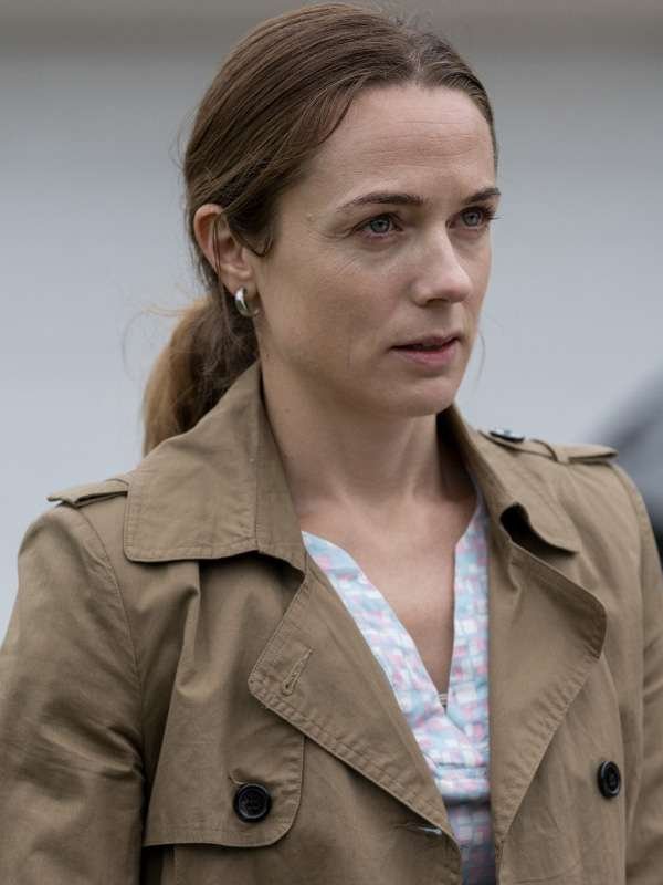 Stacey Ehrmantraut Better Call Saul Kerry Condon Brown Trench Coat