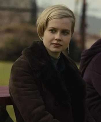 Angourie-Rice-Mare-of-Easttown-Siobhan-Sheehan-Coat