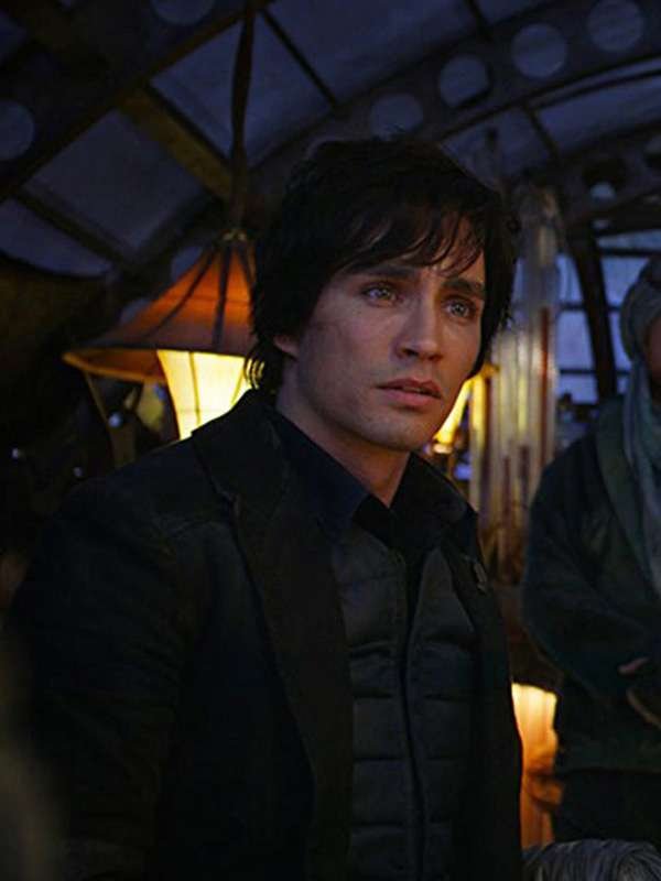 Tom Natsworthy Mortal Engines Black Coat