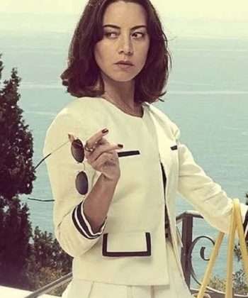 The White Lotus Aubrey Plaza White Jacket