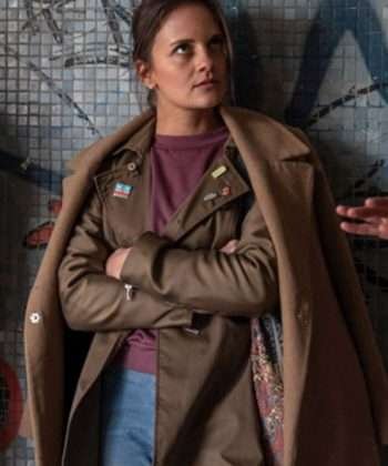 Vándorló levelek Petra Hartai Brown Coat