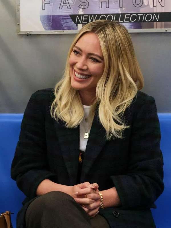 Hilary Duff How I Met Your Father Sophie Coat