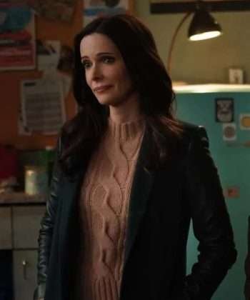Elizabeth Tulloch Superman and Lois Lois Lane Black Coat
