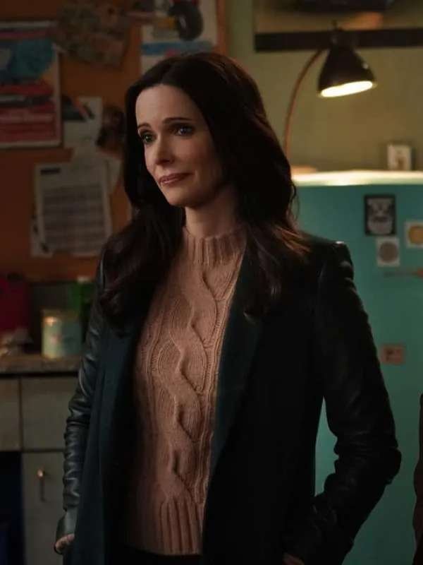 Elizabeth Tulloch Superman and Lois Lois Lane Black Coat