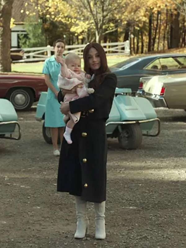 Cailee Spaeny Priscilla 2023 Priscilla Beaulieu Presley Black Trench Coat