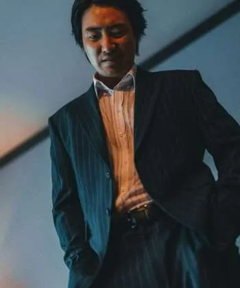 The Roundup No Way Out Lee Joon-hyeok Black Suit