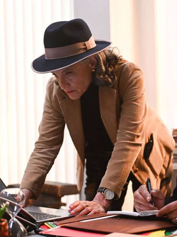 Amy-Aquino-Brown-Blazer