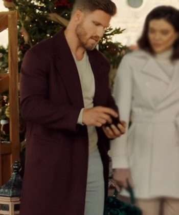 Anthony-Bewlz-Moms-Christmas-Boyfriend-Coat