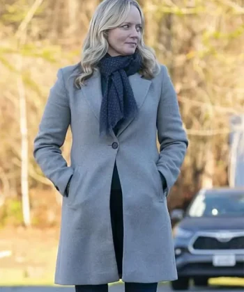 Marley Shelton Tracker S01 Grey Coat